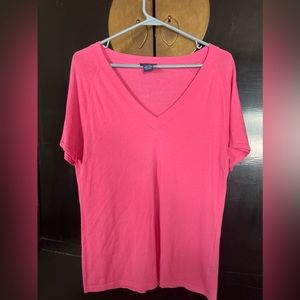 Doncaster Collection Hot pink V-Neck T-shirt